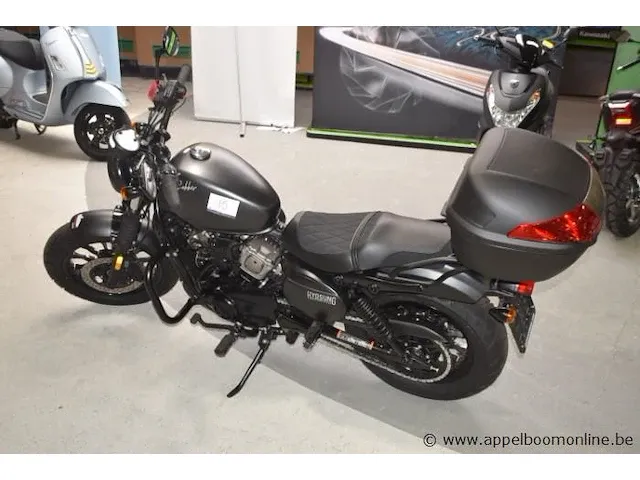 Motorfiets hyosung gv300s, 296cm³, 21,6kw, 1ste inschr 08/03/22, chassisnr ha7kpada8na008186, 200km, kenteken i+ii, gelijkvormigheidsattest, 2sleutels - afbeelding 1 van  9