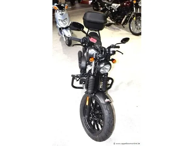 Motorfiets hyosung gv300s, 296cm³, 21,6kw, 1ste inschr 08/03/22, chassisnr ha7kpada8na008186, 200km, kenteken i+ii, gelijkvormigheidsattest, 2sleutels - afbeelding 2 van  9