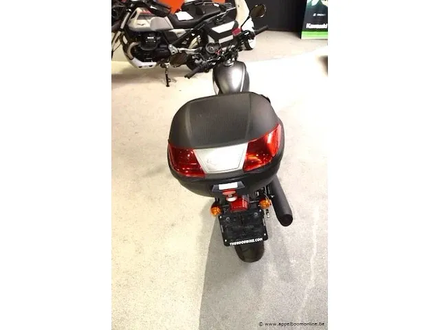 Motorfiets hyosung gv300s, 296cm³, 21,6kw, 1ste inschr 08/03/22, chassisnr ha7kpada8na008186, 200km, kenteken i+ii, gelijkvormigheidsattest, 2sleutels - afbeelding 4 van  9