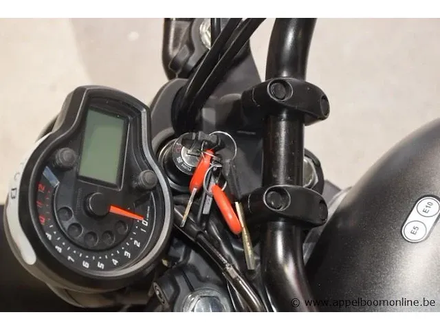 Motorfiets hyosung gv300s, 296cm³, 21,6kw, 1ste inschr 08/03/22, chassisnr ha7kpada8na008186, 200km, kenteken i+ii, gelijkvormigheidsattest, 2sleutels - afbeelding 5 van  9