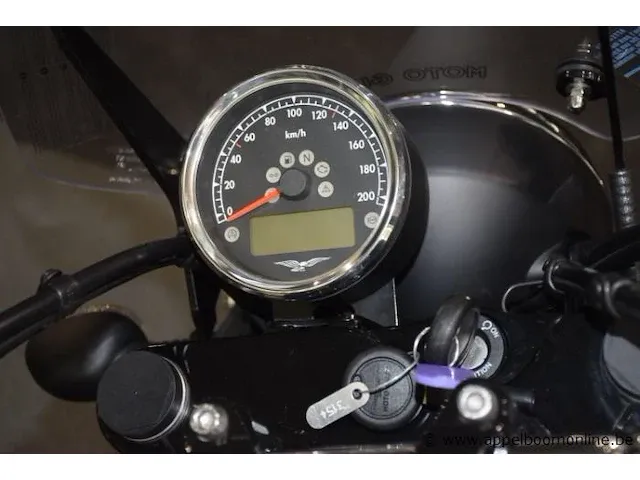 Motorfiets motto guzzi v9 roamer,853cm³, 47,8kw, 1ste inschr 18/10/22, chassisnr zgumaa002nm000213, 5500km, kenteken i+ii, gelijkvormigheidsattest, 1sleutels - afbeelding 5 van  8