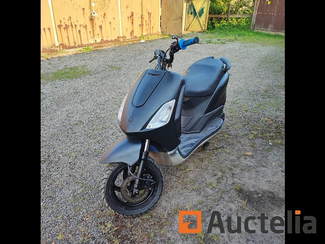 Motorfiets piaggio - afbeelding 1 van  10