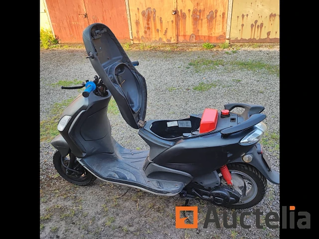 Motorfiets piaggio - afbeelding 6 van  10