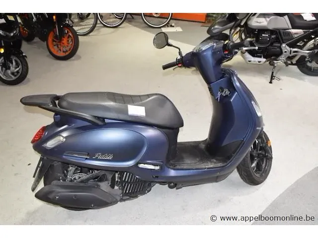 Motorfiets sym fiddle, 125cm³, 8,4kw, 1ste inschr 06/10/22, chassisnr lxmxgb302nxb31430, 2411km, kenteken i+ii, gelijkvormigheidsattest, 1sleutel - afbeelding 1 van  8