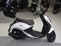 Motorfiets sym mio 100, 101cm³, 5,8kw,1ste inschr 20/11/14, 10568km, chassisnr rfghu10wyes0004041, kenteken i+ii, gelijkvormigheidsattest, 2 sleutels - afbeelding 3 van  9