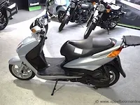 Motorfiets yamaha cygnusx, 125cm³, 8kw,1ste inschr 19/12/07, 2661km, chassisnr lprse081000506894, kenteken i+ii,gelijkvormigheidsattest, zonder sleutel - afbeelding 1 van  9