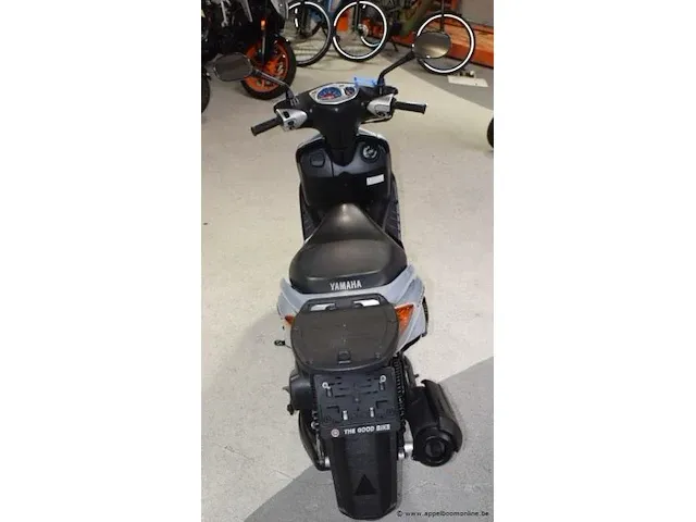 Motorfiets yamaha cygnusx, 125cm³, 8kw,1ste inschr 19/12/07, 2661km, chassisnr lprse081000506894, kenteken i+ii,gelijkvormigheidsattest, zonder sleutel - afbeelding 4 van  9