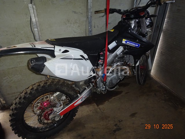 Motorfiets - afbeelding 1 van  10