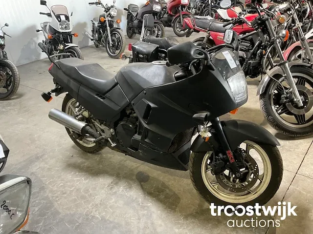 Motorfiets - afbeelding 1 van  8