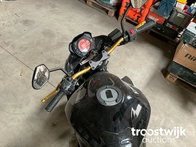 Motorfiets - afbeelding 4 van  9