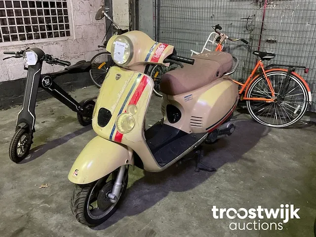 Motorfiets - afbeelding 1 van  10