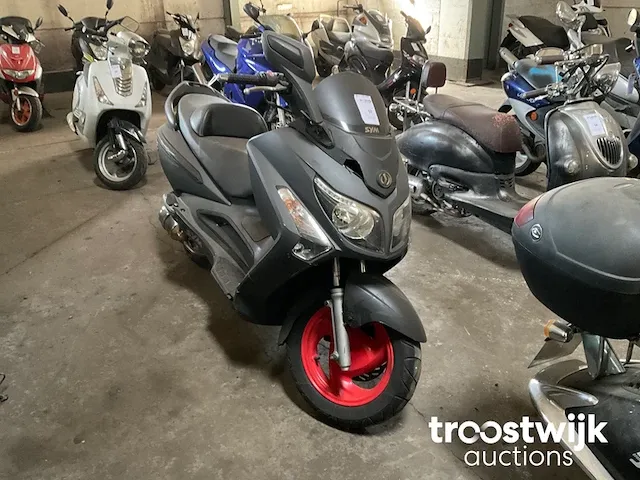 Motorfiets - afbeelding 2 van  8