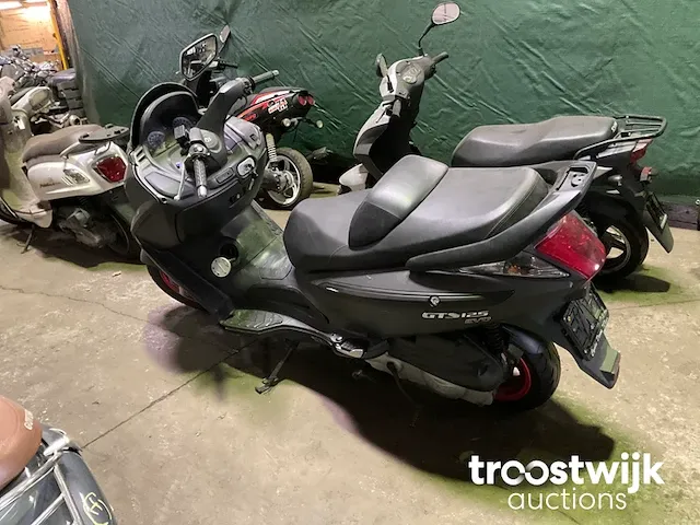 Motorfiets - afbeelding 4 van  8