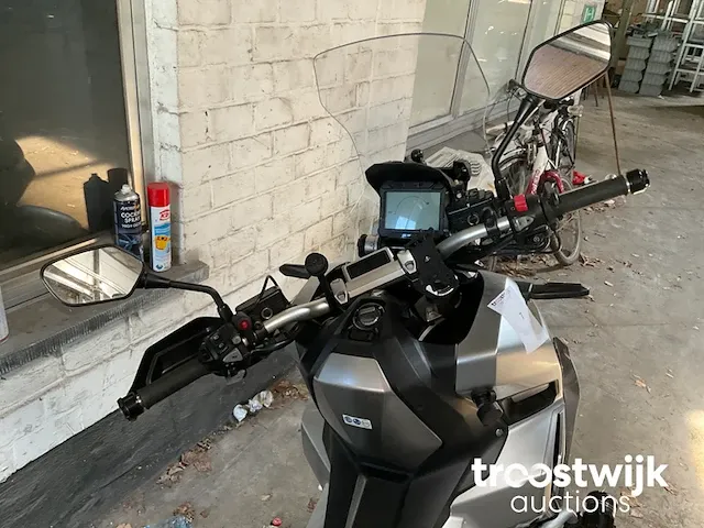Motorfiets - afbeelding 12 van  15