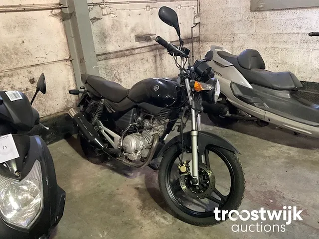 Motorfiets - afbeelding 2 van  8