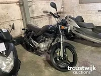 Motorfiets - afbeelding 2 van  8