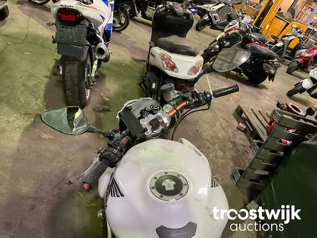 Motorfiets - afbeelding 6 van  7
