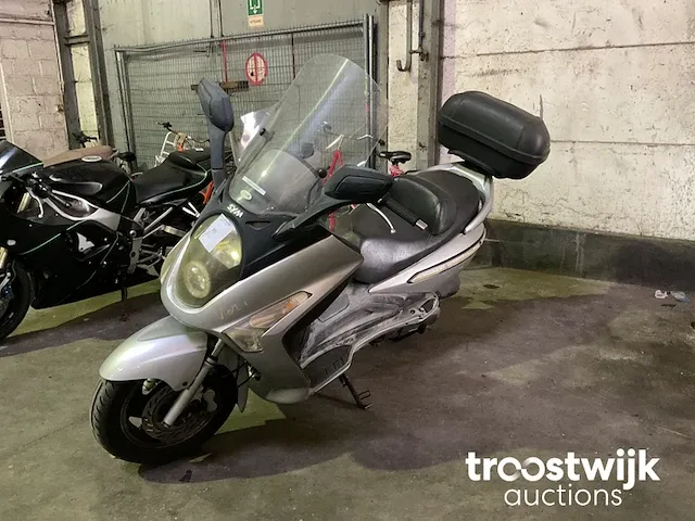 Motorfiets - afbeelding 1 van  8
