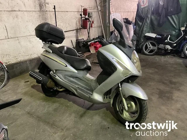 Motorfiets - afbeelding 2 van  8