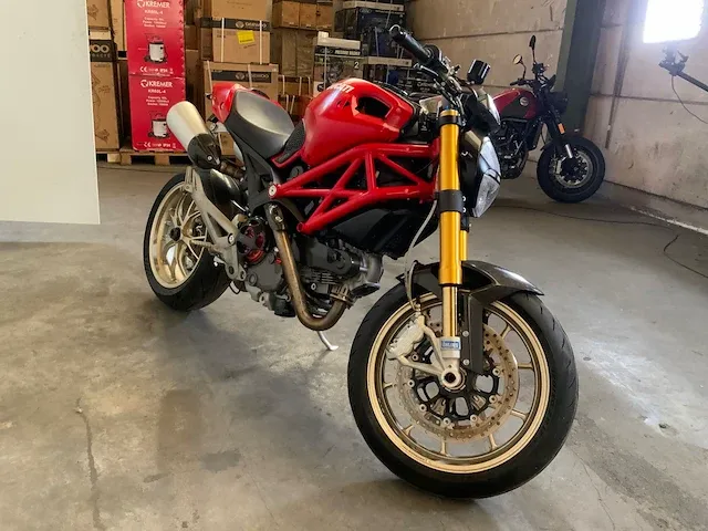 Motorfiets - afbeelding 12 van  18
