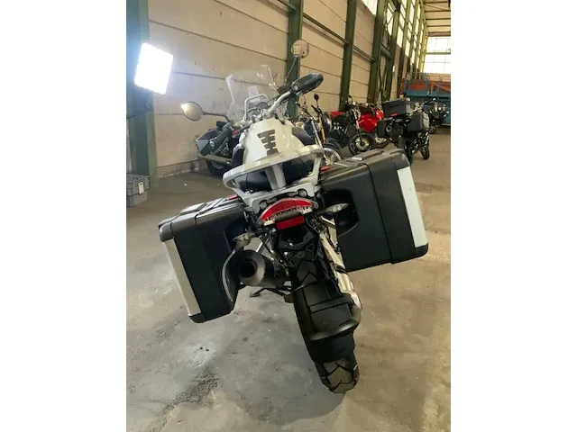 Motorfiets - afbeelding 15 van  18