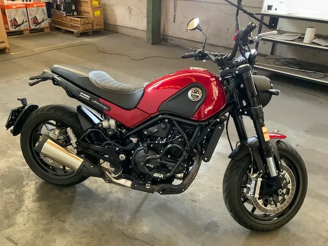Motorfiets - afbeelding 14 van  19