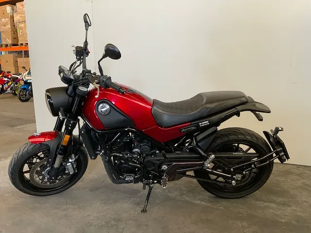 Motorfiets - afbeelding 18 van  19