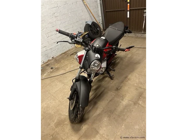 Motorfiets - afbeelding 2 van  4