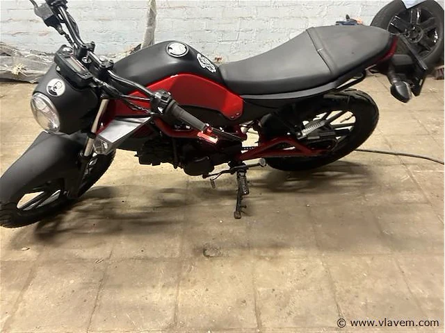 Motorfiets - afbeelding 3 van  4