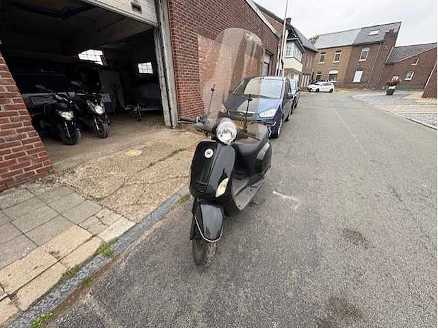 Motorised scooter - afbeelding 2 van  10