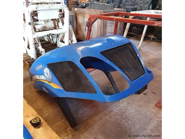 Motorkap new holland t4.75 - afbeelding 1 van  9