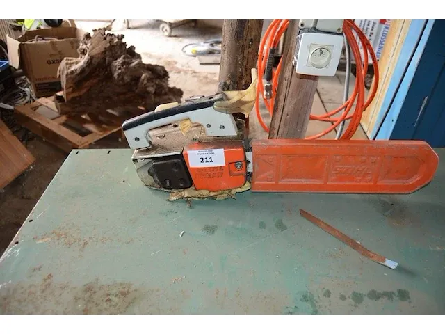 Motorkettingzaag stihl 020av - afbeelding 1 van  7
