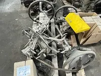 Motoronderdelen - afbeelding 2 van  5