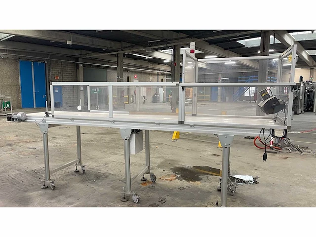 Motovario - transportband met overkapping - afbeelding 1 van  4