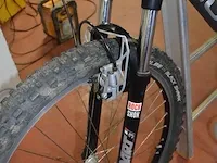 Mountainbike cube ltd1 zwart , voetpomp - afbeelding 4 van  9