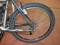 Mountainbike cube ltd1 zwart , voetpomp - afbeelding 8 van  9