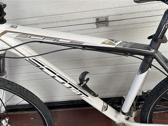 Mountainbike - afbeelding 4 van  6