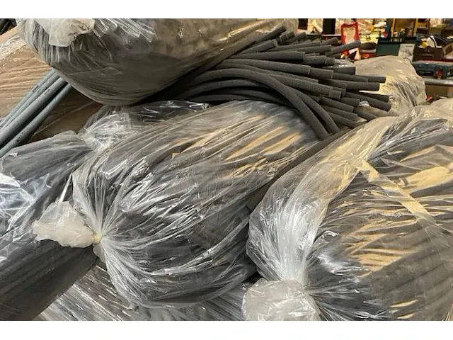 Mousseband voor plastiche opspuitwerk - afbeelding 2 van  3