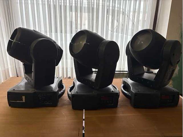Moving head (3x) - afbeelding 1 van  10