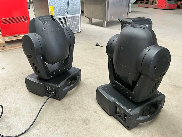 Moving heads + blacklight module feestverlichting - afbeelding 1 van  9