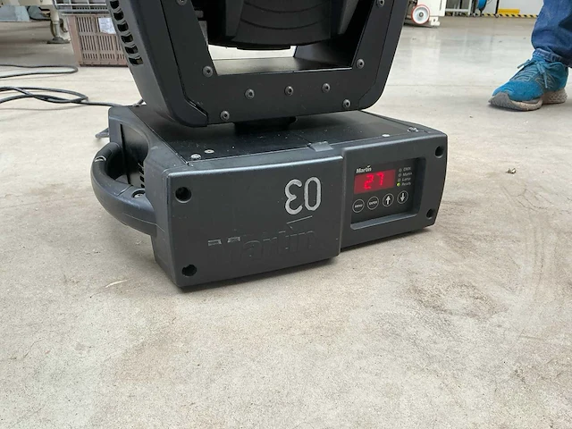 Moving heads + blacklight module feestverlichting - afbeelding 8 van  9