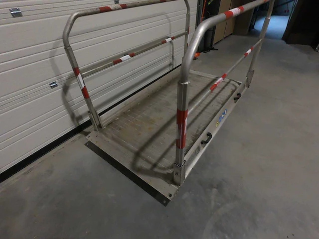 Muba - b.2200 - werkbruggen en console - afbeelding 1 van  6