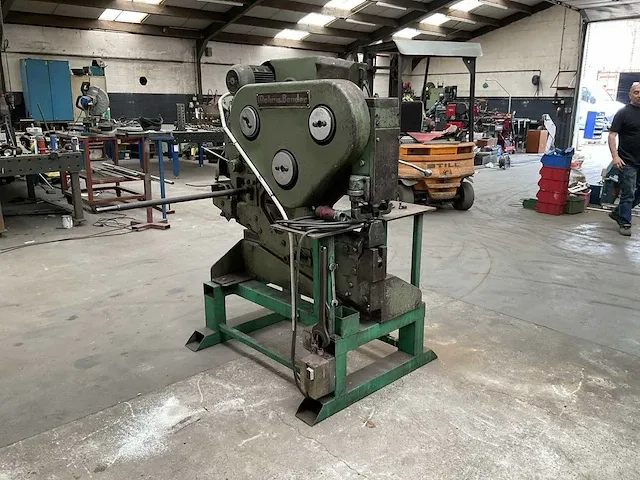 Mubea kbl 11 n pons- en knipmachine - afbeelding 8 van  13