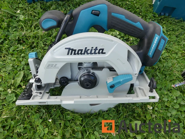 Multi-tool makita dtm 51, decoupeerzaag makita dgb 182, cirkelzaag makita dhs 680 - afbeelding 2 van  8