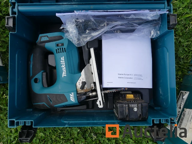 Multi-tool makita dtm 51, decoupeerzaag makita dgb 182, cirkelzaag makita dhs 680 - afbeelding 7 van  8