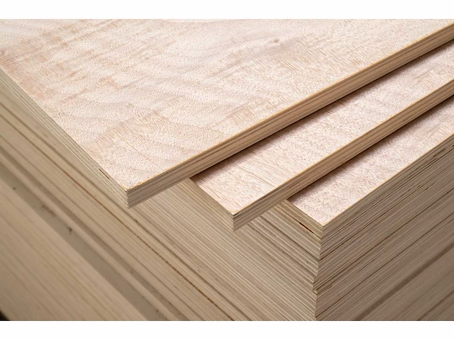 Multiplex populier/okoumé 18mm 244x122 b/bb (50x) - afbeelding 1 van  4