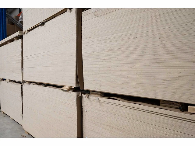 Multiplex populier/okoumé 18mm 244x122 b/bb (50x) - afbeelding 4 van  4