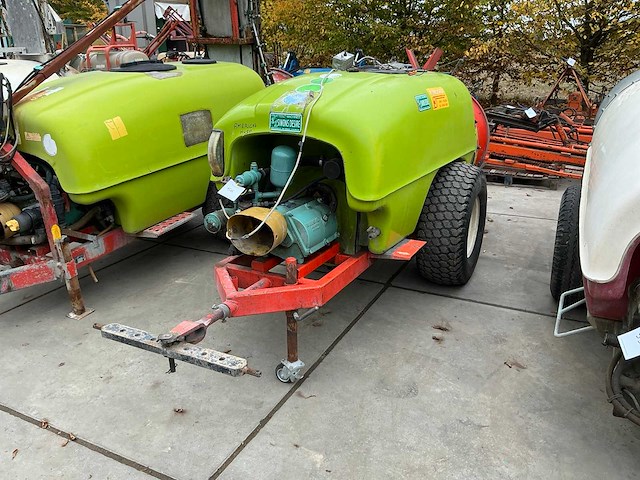 Munckhof getrokken spuitmachine - afbeelding 1 van  6