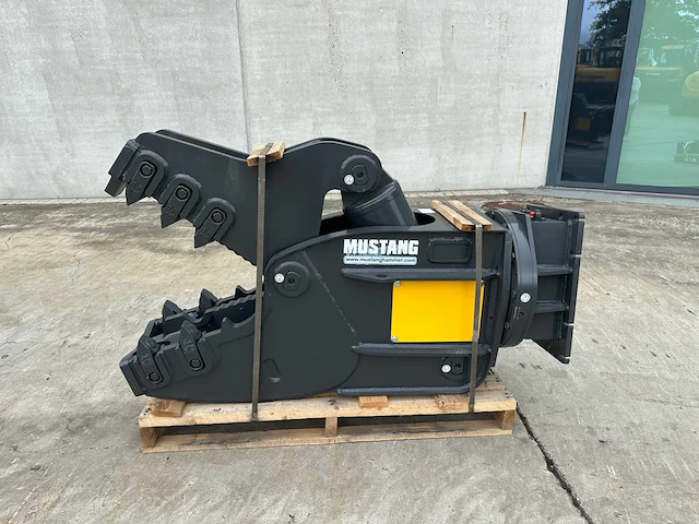 Mustang - 2024 - rh12 - crusher - afbeelding 1 van  10