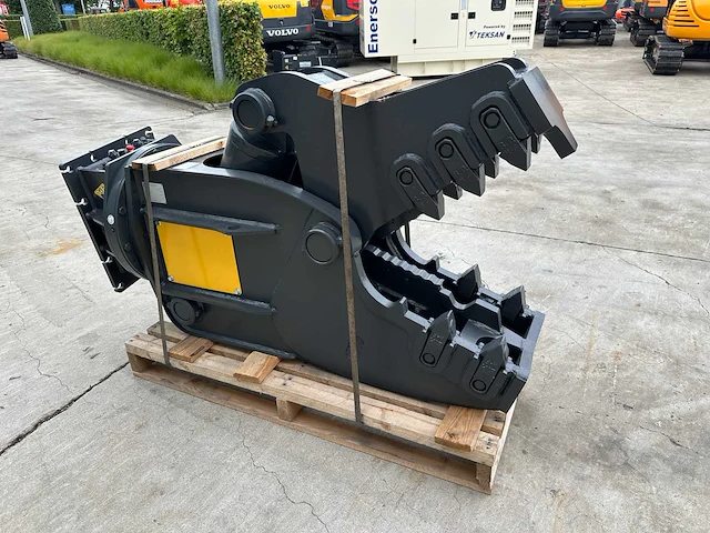 Mustang - 2024 - rh12 - crusher - afbeelding 5 van  10